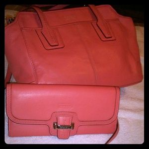Authetic coach purse and wallet
